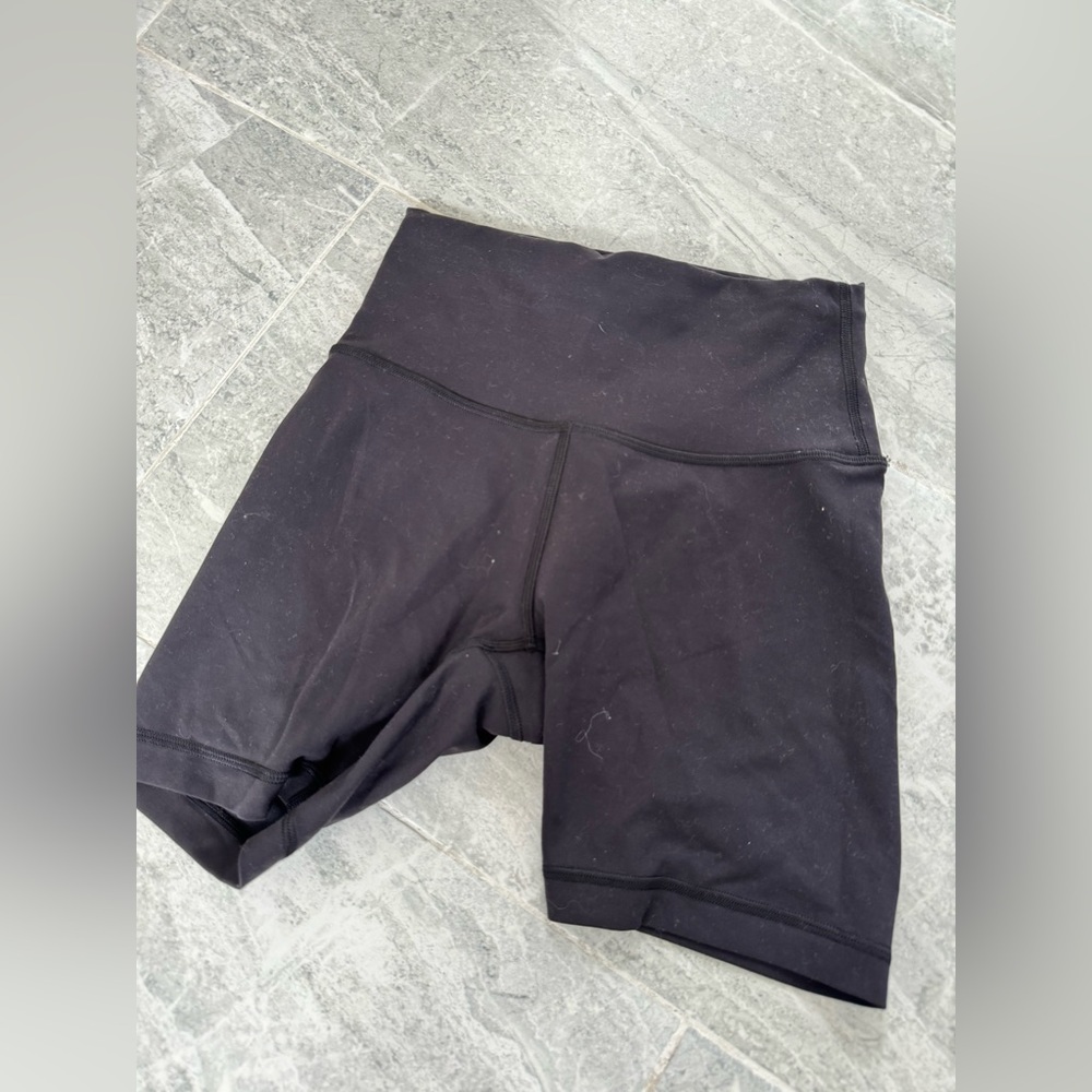 Lululemon Wunder Under short size 4